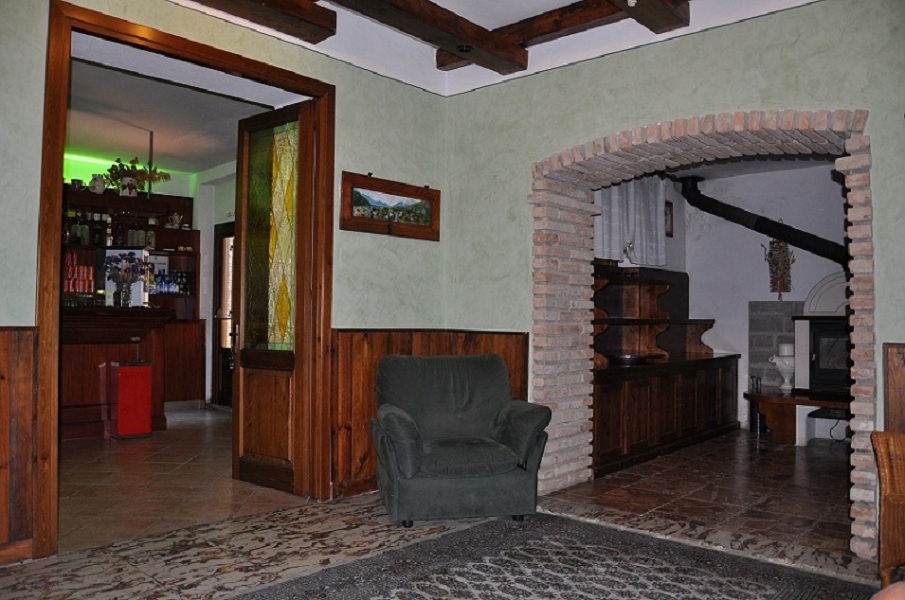 interno2.jpg - 7543 Bytes